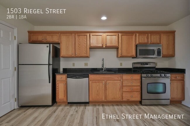 Photo - 1503 Riegel St