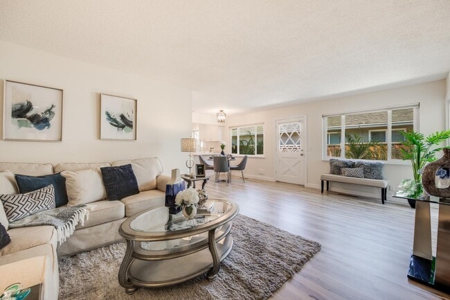 Photo - 934 Goodwin Ave