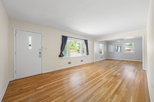 Photo - Beautiful 2 Bedroom Corner Lot Property Near Forest Hill Ave ***Available May 2026***