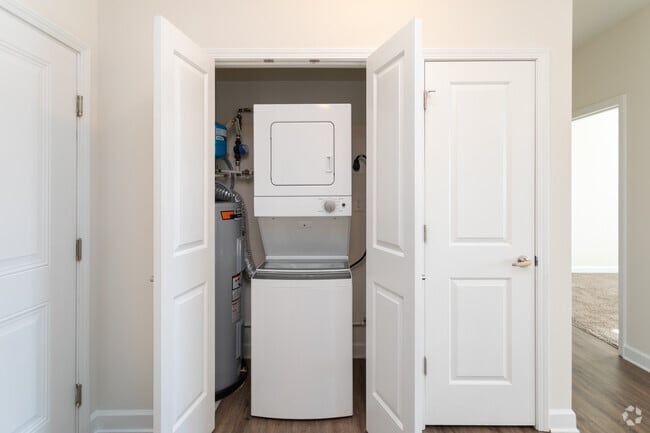 1BR, 1BA - 640SF