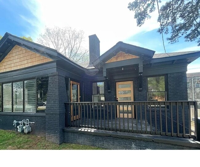 Building Photo - Woodbourne