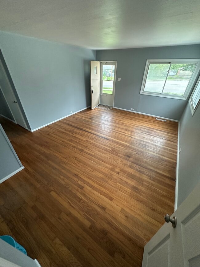 Livingroom - 1309 Hedgewood Dr