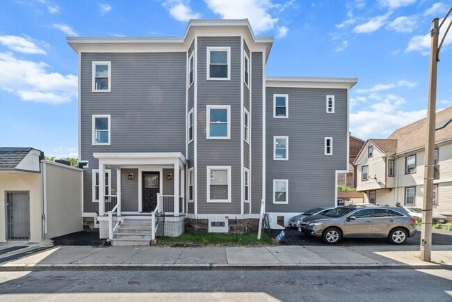 Building Photo - 2 Westerly St Unit 1 Rental