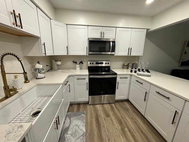 Kitchen - 23 Dawn Ln Rental