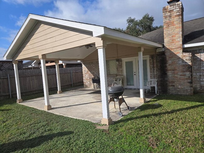Building Photo - 7911 Southmeadow Dr