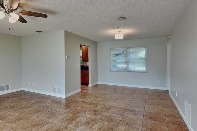 Photo - 1016 Manchester Cir