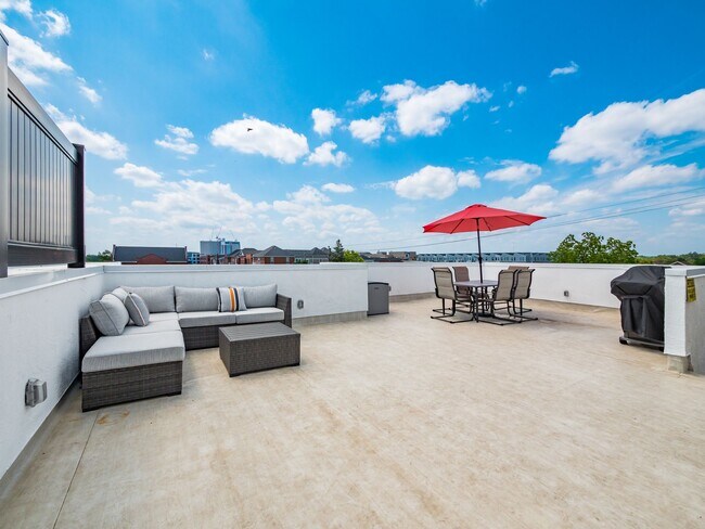 Photo - 1438 Indianola Ave