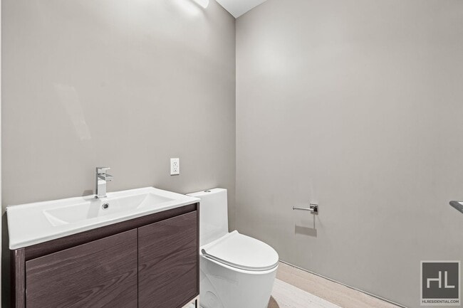 Photo - BRUCKNER BOULEVARD Unit 103