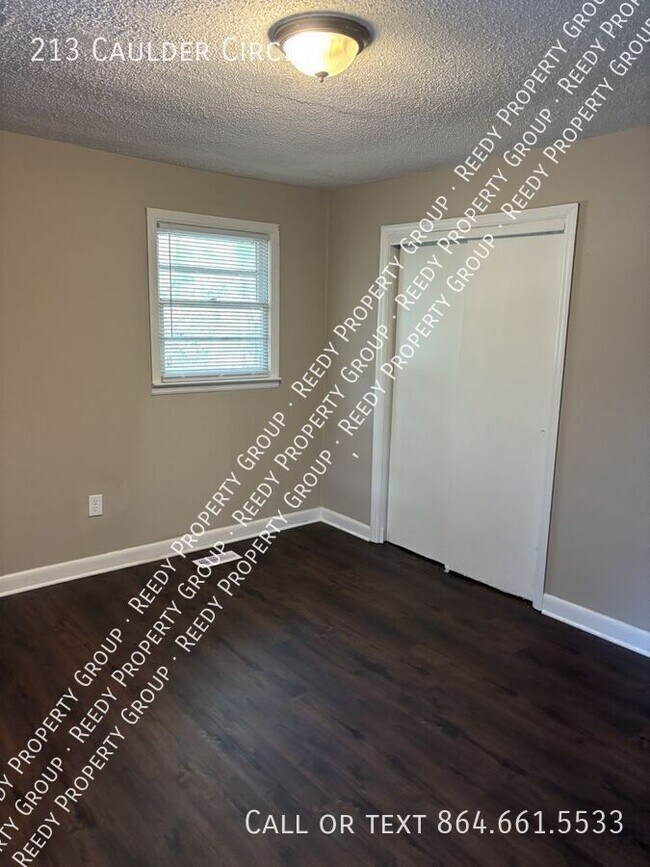 Photo - 213 Caulder Cir