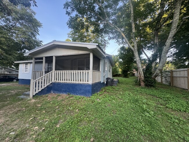 Photo - 1011 Carter St