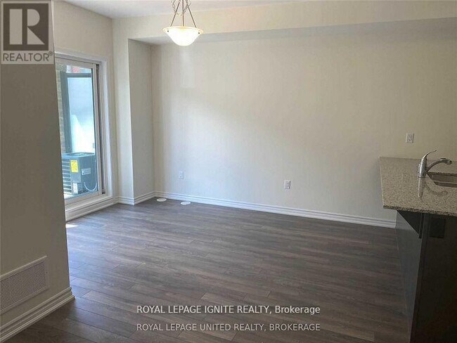 Photo - 250 Lagerfeld Dr