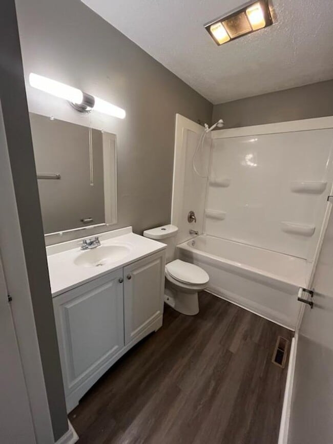 Photo - 2 bedroom 1.5 bath triplex Unit 103 Nottingham Way