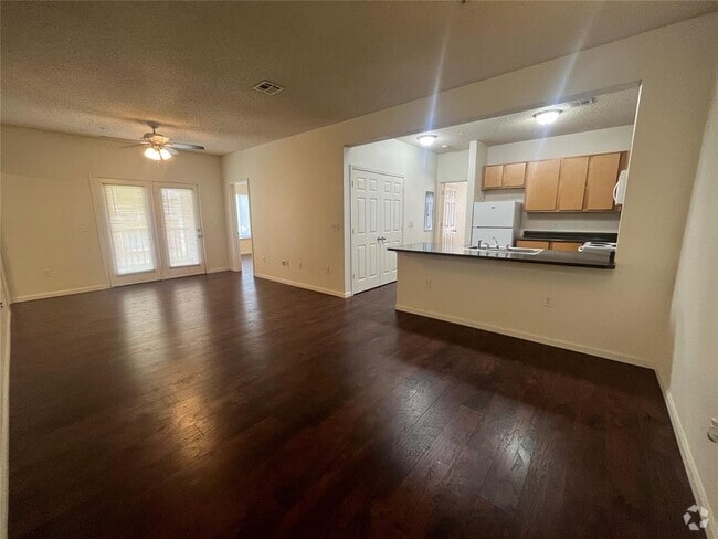 Building Photo - 2200 Classen Blvd Rental