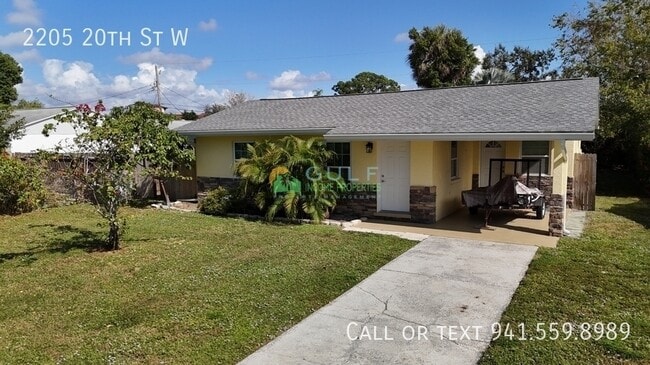 Photo - 2205 20th St W