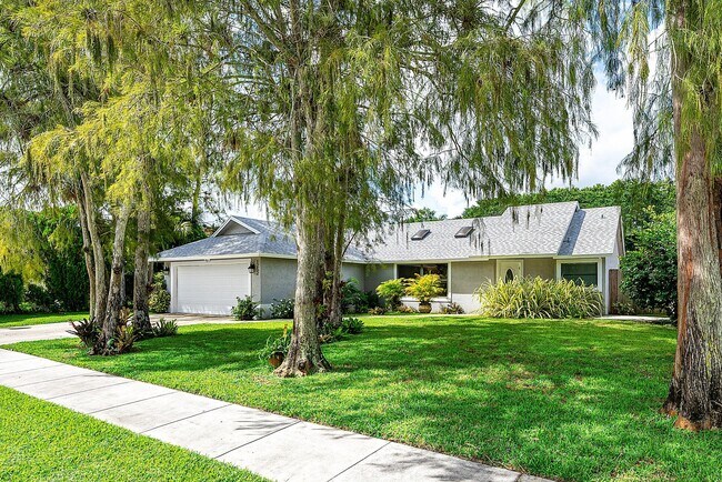 Photo - 1252 Raintree Ln