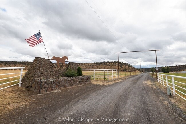 Photo - Charming Country Home!
