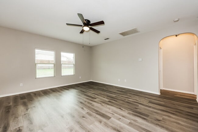 Photo - 316 Cameron Hill Pt