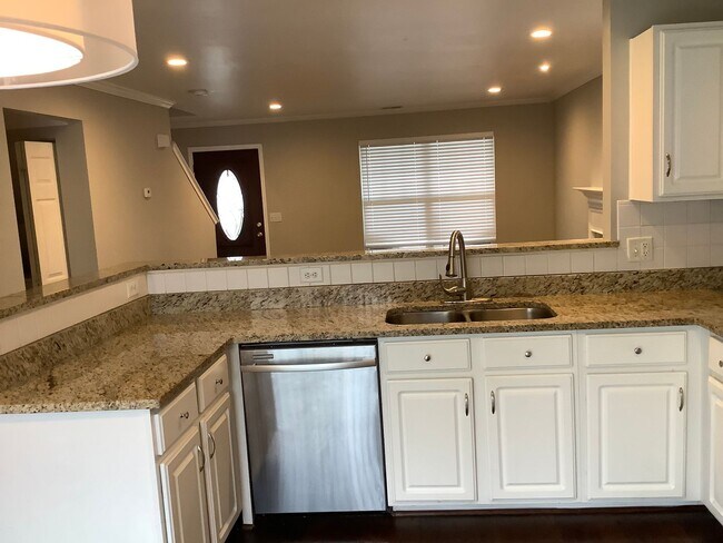 Photo - Bellevue - 3 bedrooms - 2 1/2 baths home