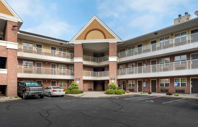 Building Photo - Furnished Studio-Cincinnati - Springdale -... Rental