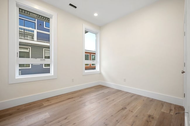 Photo - 120 School St