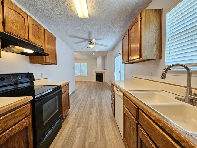 Photo - HUGE RENT REDUCTION & READY FOR MOVE-IN!