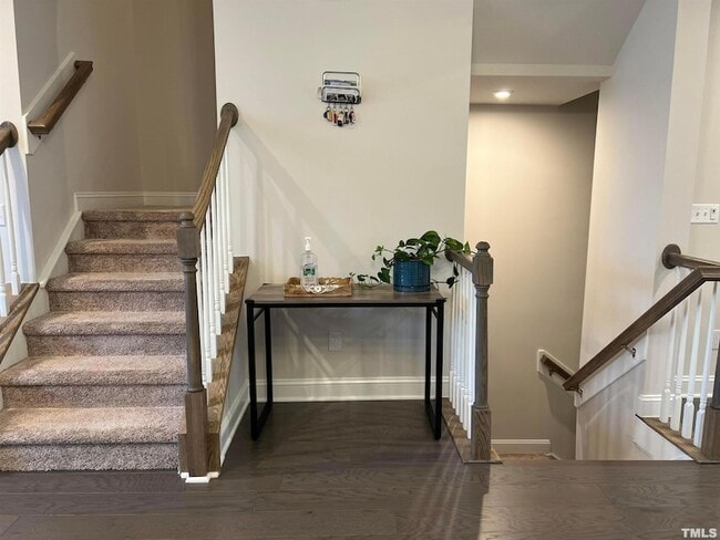 Photo - 822 Amley Pl