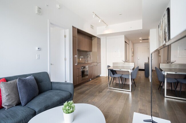 Photo - 100 Av. des Canadiens-de-Montréal Unit SI ID1261847P