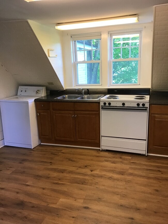 Photo - 62 Autumn Ave Unit Debra Cole