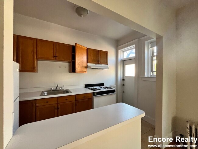 Photo - 1751 Beacon St