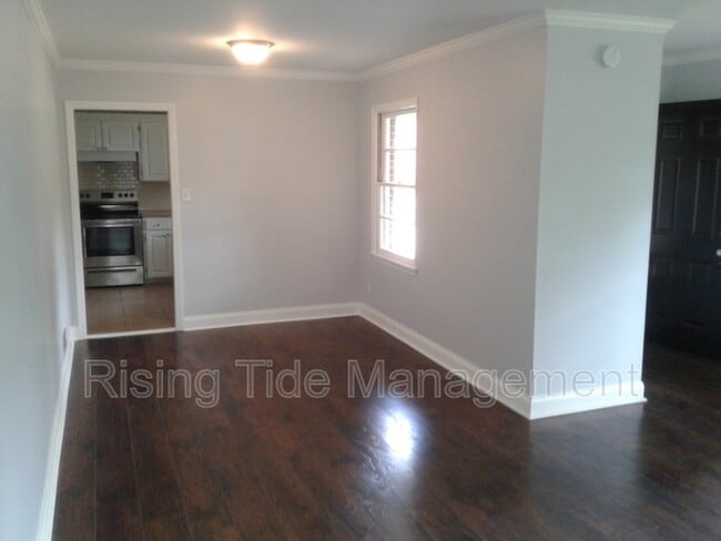 Photo - 948 Hickory Dr