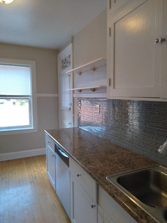 230 Elmwood-2S