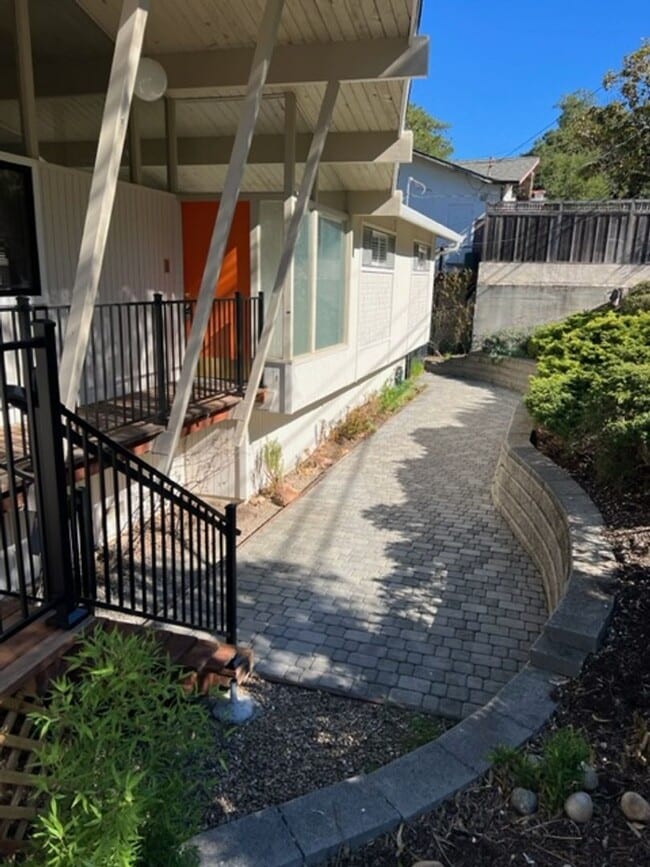 Photo - Spacious 4 Bedroom Home in San Mateo Hills...