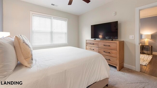 Photo - 3000 Daventry Cir Unidad 11209