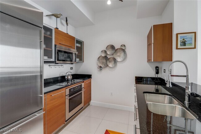 Photo - 3000 Oasis Grand Blvd Unidad MPH6