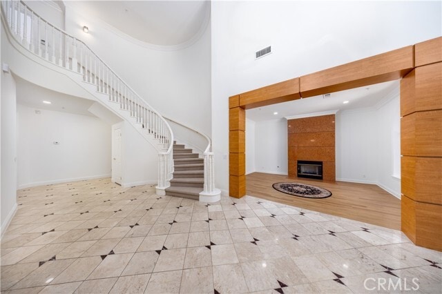 Photo - 68 E Longden Ave