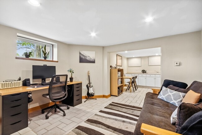 Photo - 403 S Hough St Unit LL