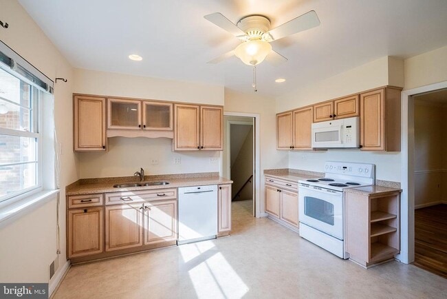 6608 Fairlawn Dr