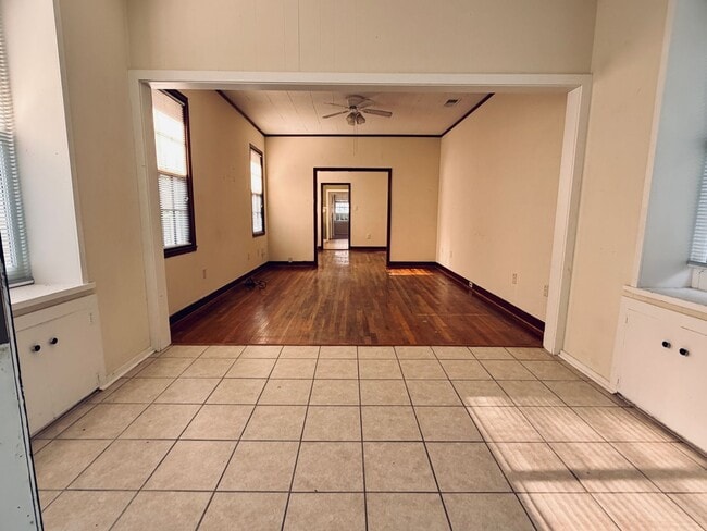 Photo - 2500 Louisiana Ave
