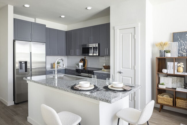 Broadstone Oliver apartments — community photo