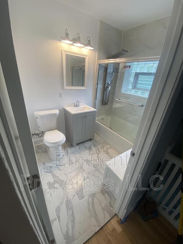 Photo - 7324 S Oglesby Ave