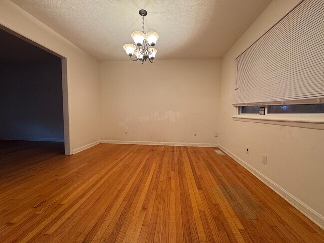 Photo - 1115 Vandora Springs Rd