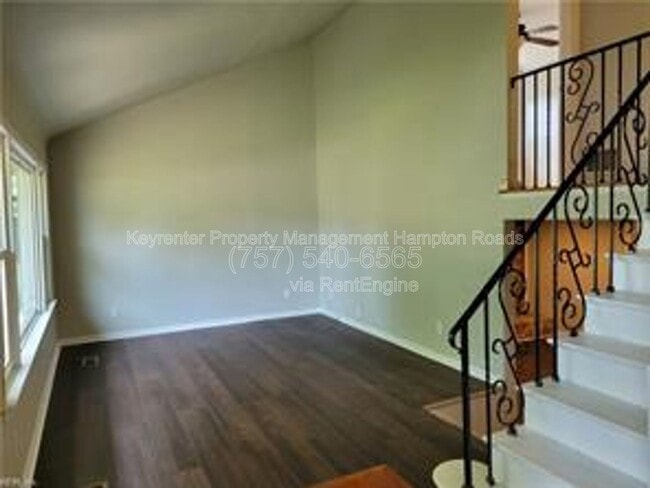 Photo - 1289 River Oaks Dr