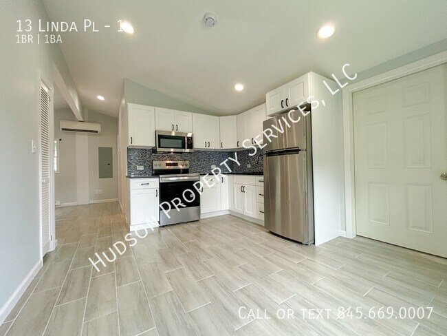 Building Photo - 13 Linda Pl Unit 1 Rental