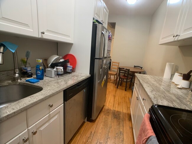 Photo - 52 Strathmore Rd