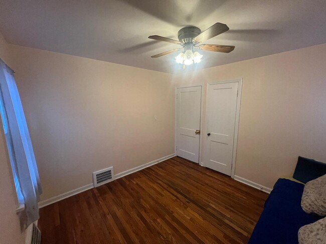 Photo - 1207 Churchill Rd