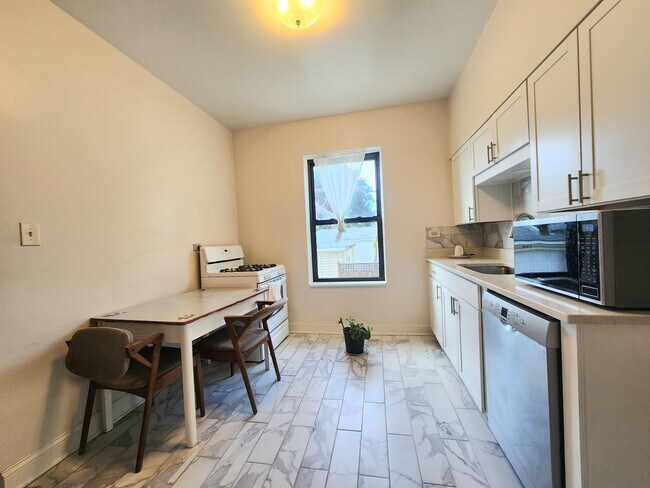 Photo - 913 Wenonah Ave Unit 1