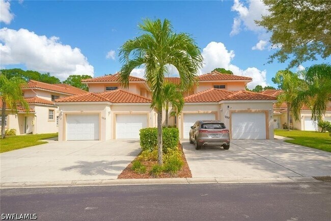 700 Luisa Ln Unit 2