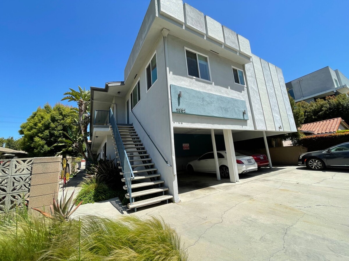 3982 Inglewood Boulevard - 3982 Inglewood Boulevard