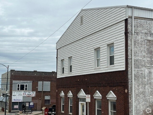 Building Photo - 105 E Poplar St Unit 1 Rental
