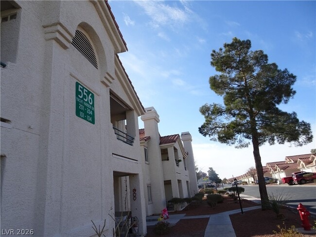 Building Photo - 556 Yacht Harbor Dr Unit 202